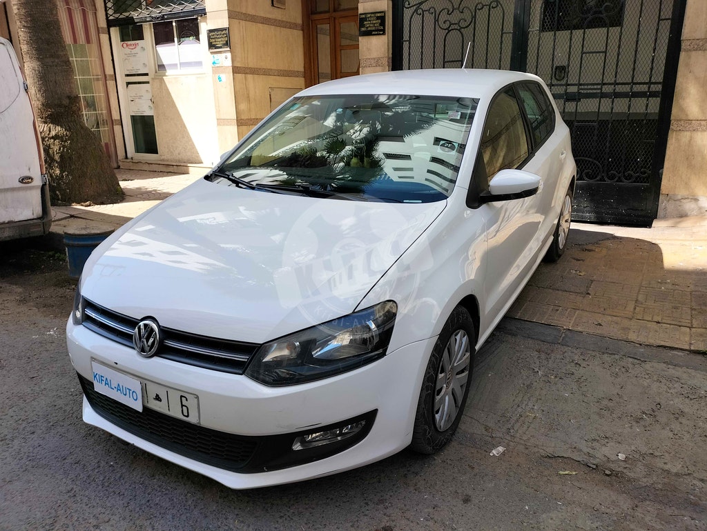 VOLKSWAGEN Polo