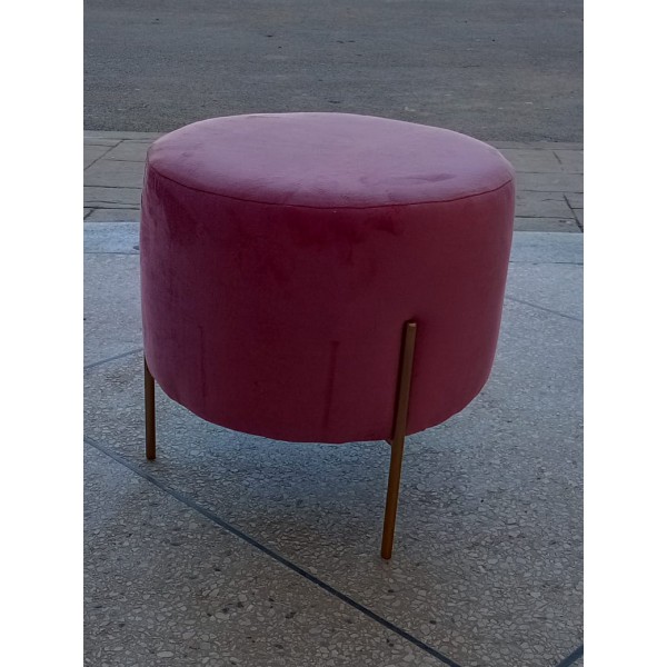 Pouf Décorative ROSE Confortable Avec Une Base En Métal Doré.