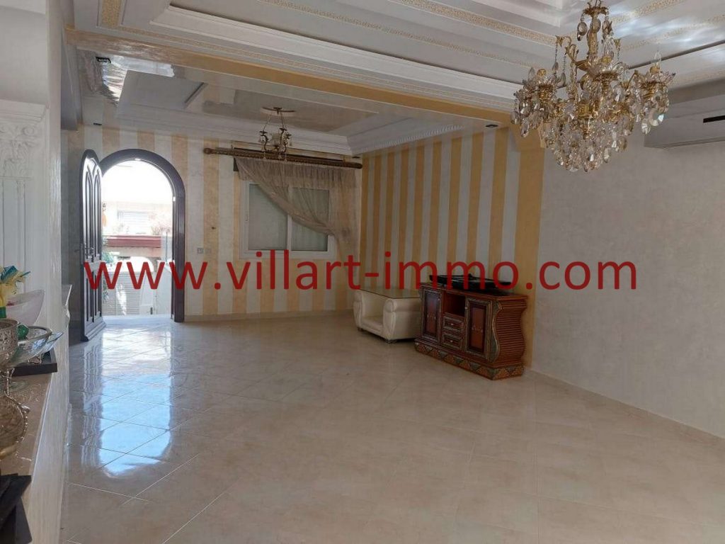 A vendre très belle villa à Tanger, zone achakar